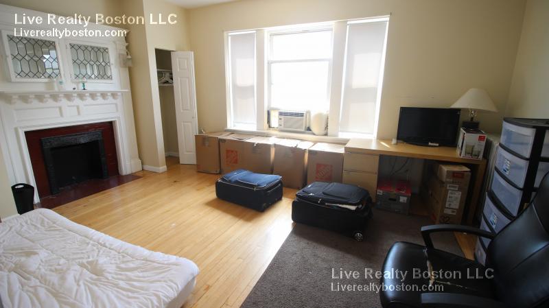 4 Farrington Ave, Allston