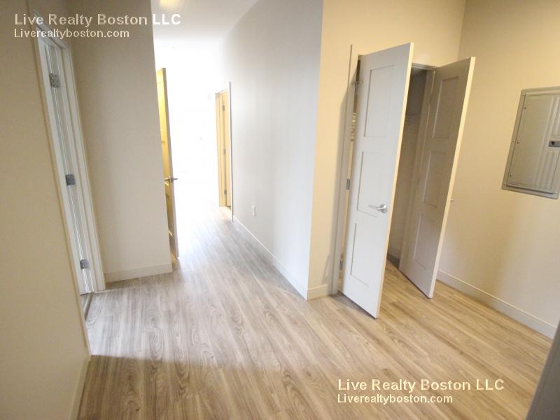 60 Brainerd Rd, Allston