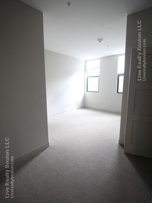 60 Brainerd Rd, Allston