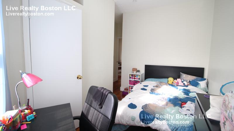 125 Brook St, Brookline Village