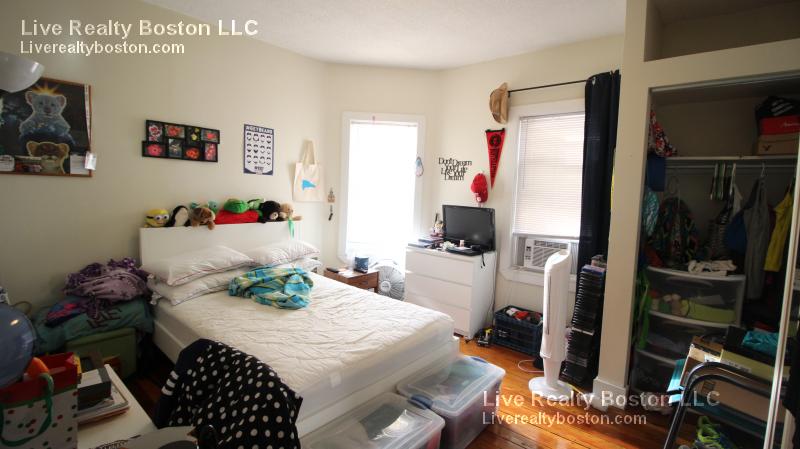 125 Brook St, Brookline Village