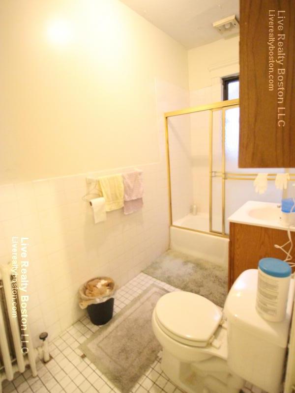 47 Gordon St, Allston