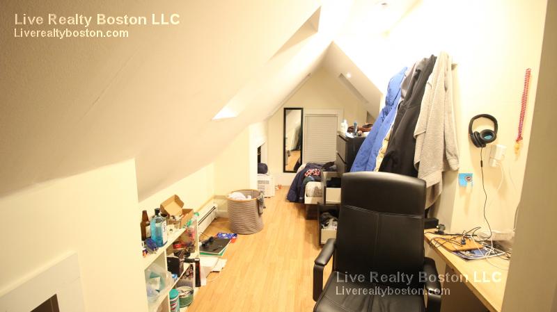 39 Pratt St, Allston