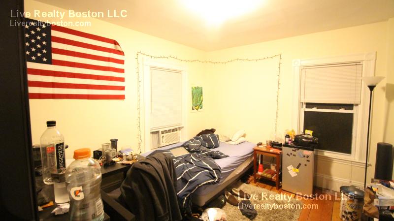 39 Pratt St, Allston