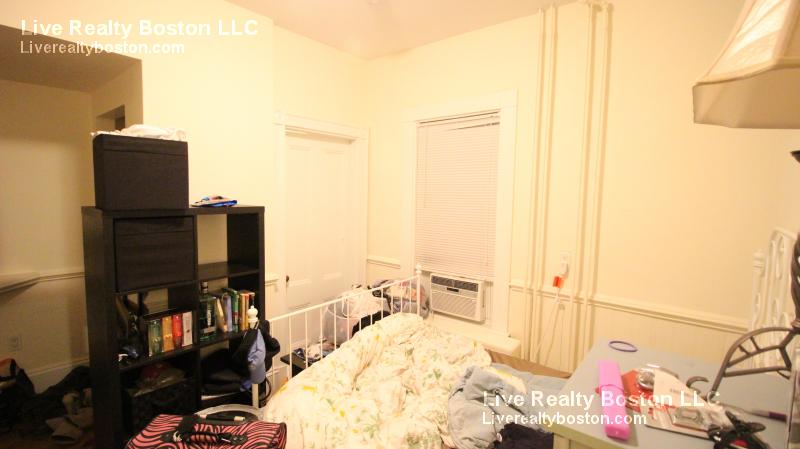 39 Pratt St, Allston