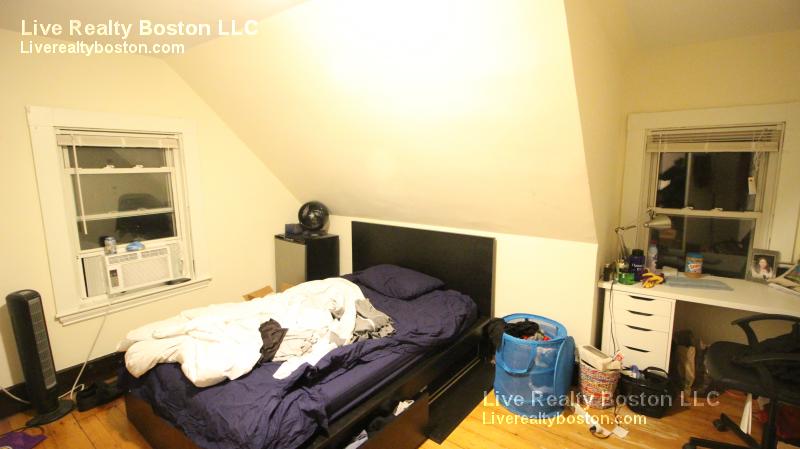 39 Pratt St, Allston