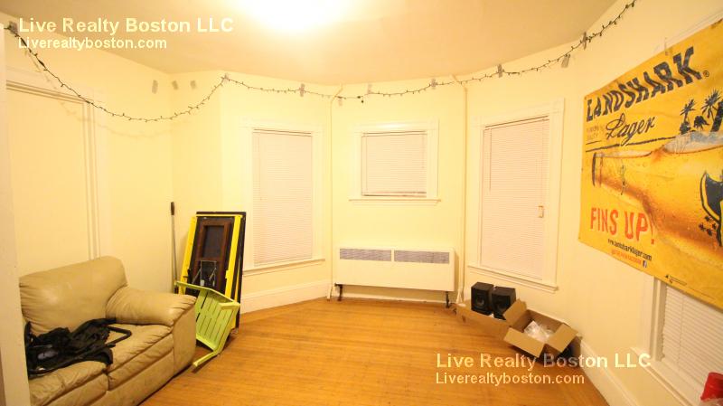 39 Pratt St, Allston