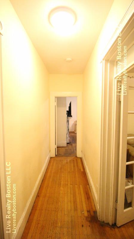 39 Pratt St, Allston