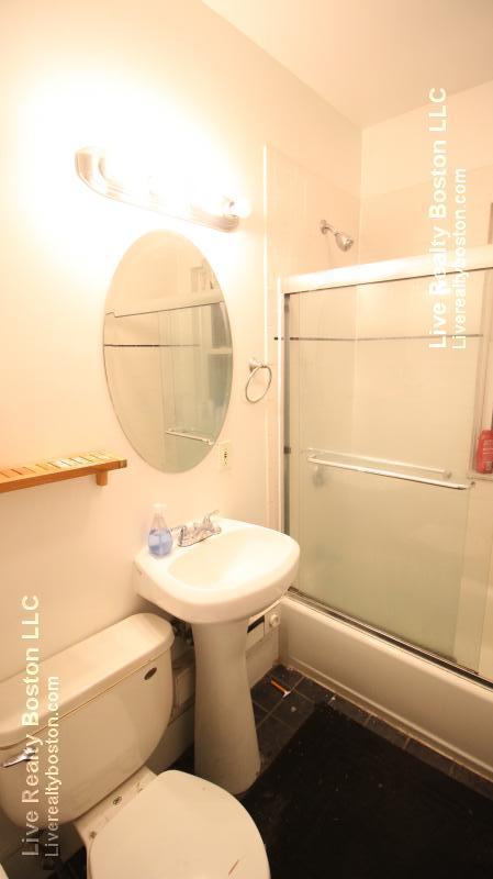 39 Pratt St, Allston