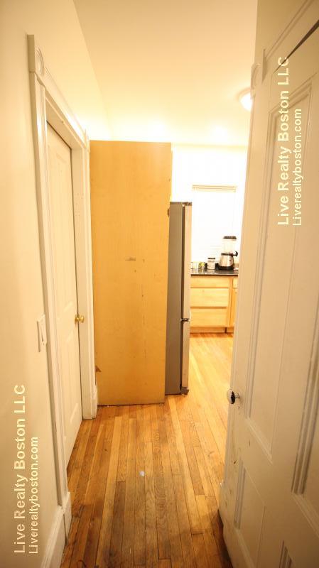 39 Pratt St, Allston