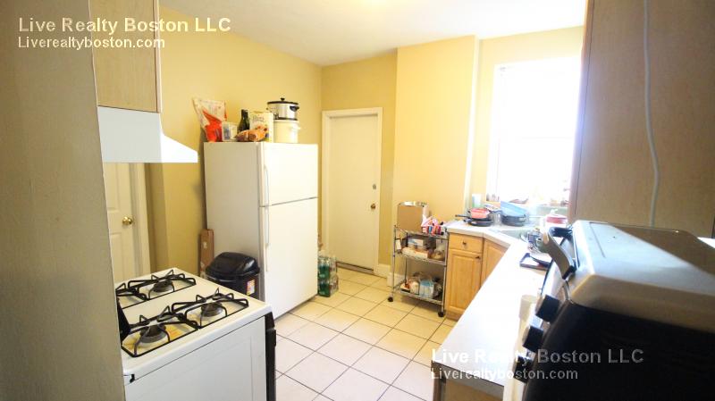 17 Highgate St, Allston