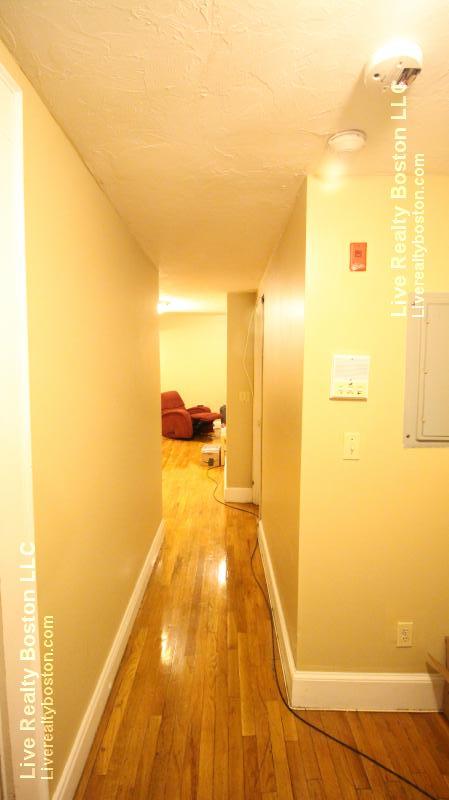 17 Highgate St, Allston