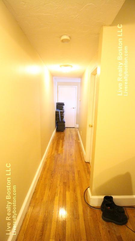 17 Highgate St, Allston