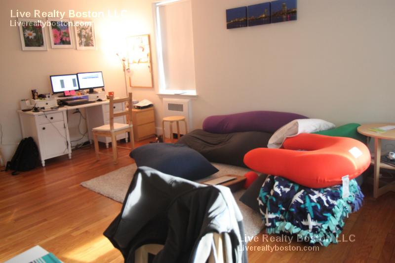 1 bed, 1 bath apartment for rent at 75 Kilsyth Rd Unit 4, Brighton — photo 11 of 15