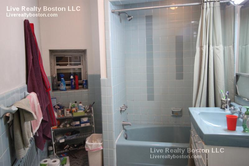 1232 Beacon St, Coolidge Corner