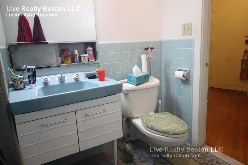 1232 Beacon St, Coolidge Corner