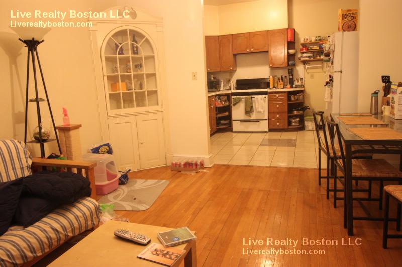 1232 Beacon St, Coolidge Corner