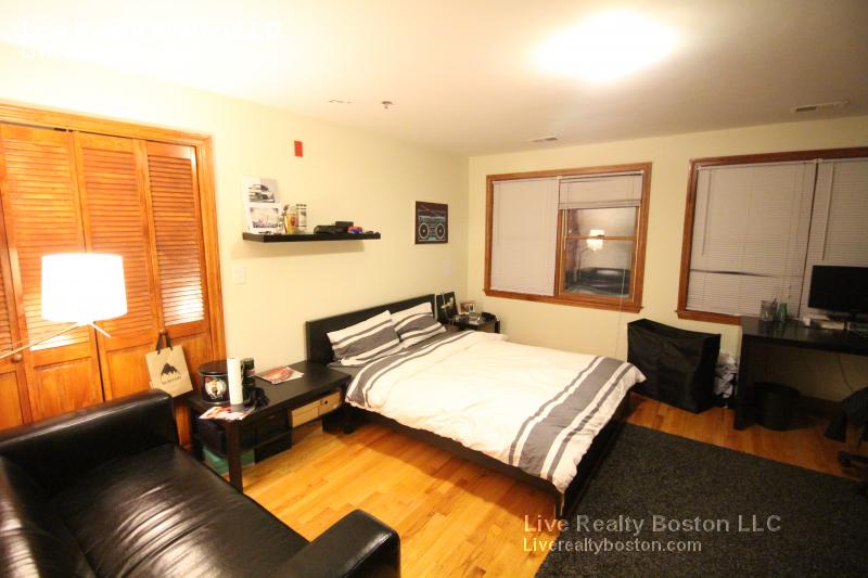 102 Allston St, Allston