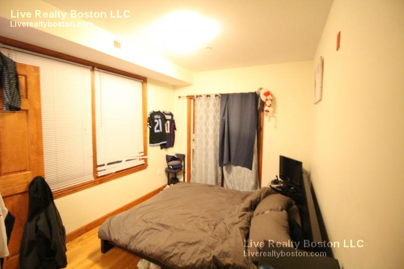 102 Allston St, Allston