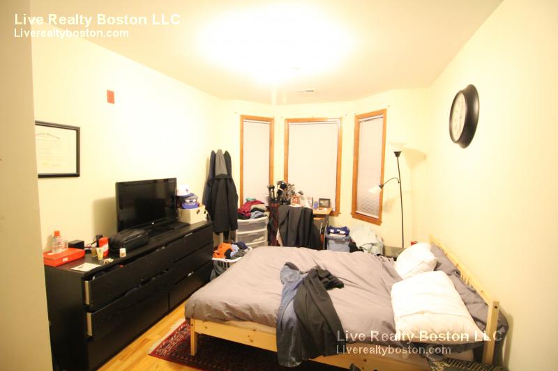 102 Allston St, Allston