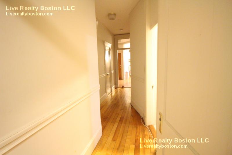 1426 Commonwealth Ave, Brighton