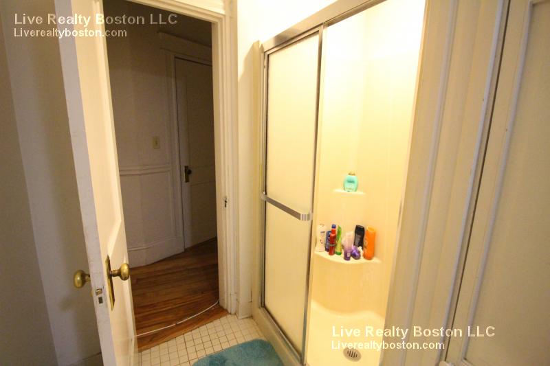 1426 Commonwealth Ave, Brighton