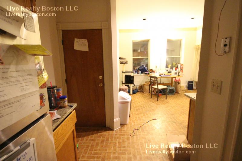 1426 Commonwealth Ave, Brighton