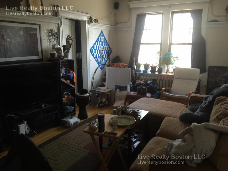 47 Gordon St, Allston