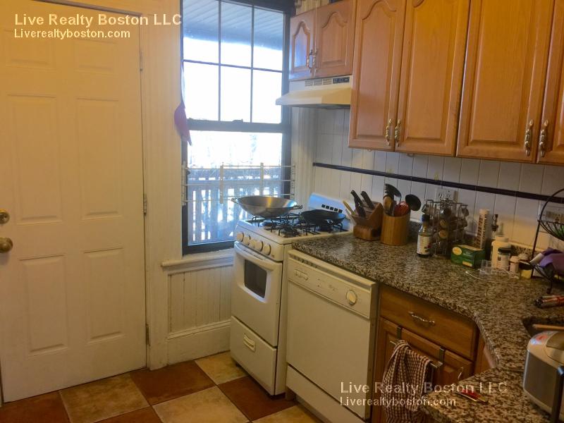 47 Gordon St, Allston