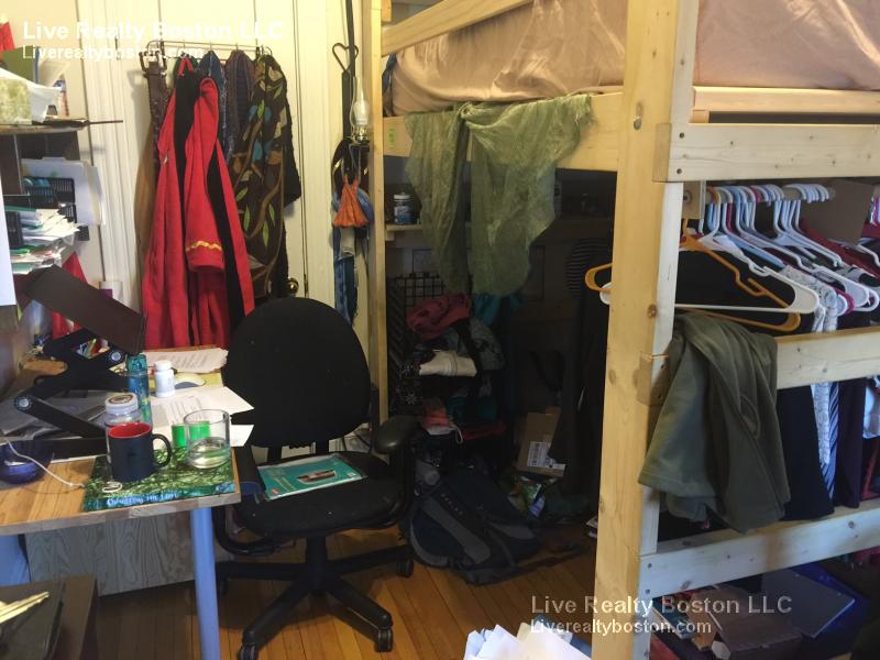 47 Gordon St, Allston