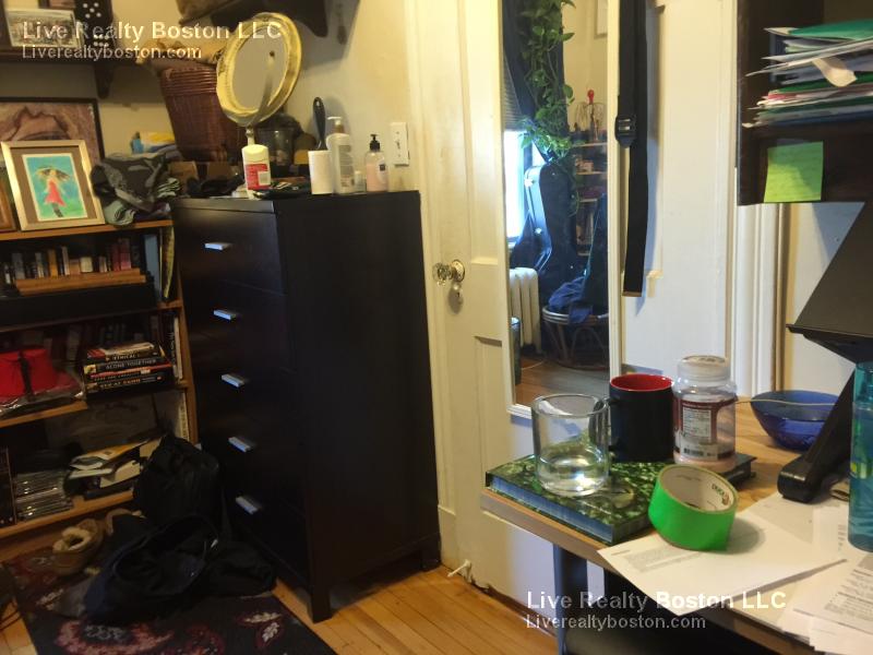 47 Gordon St, Allston