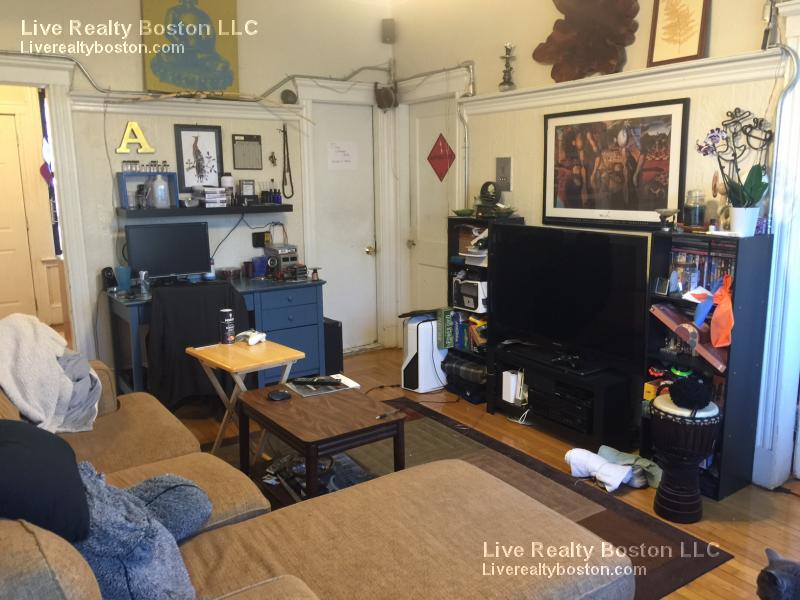 47 Gordon St, Allston