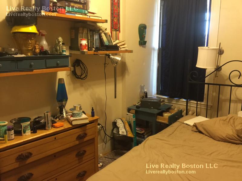 47 Gordon St, Allston