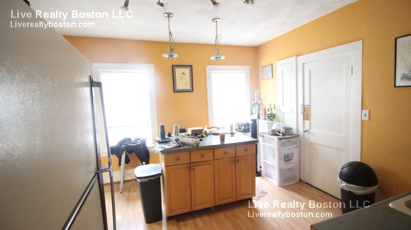 97 Kilsyth Rd, Brighton