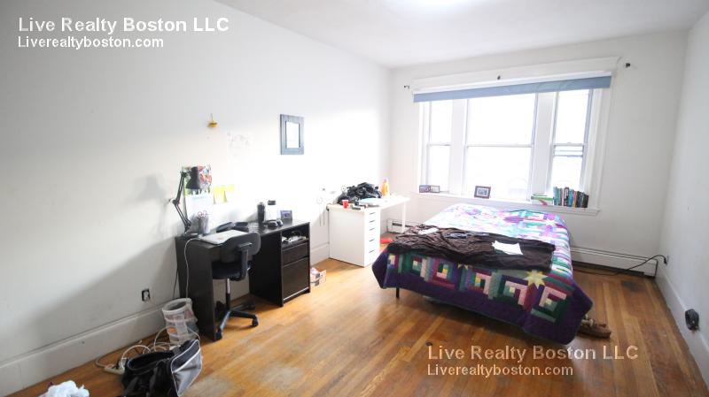 1426 Commonwealth Ave, Brighton