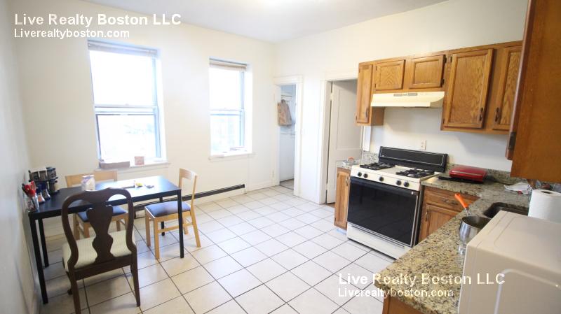 1426 Commonwealth Ave, Brighton