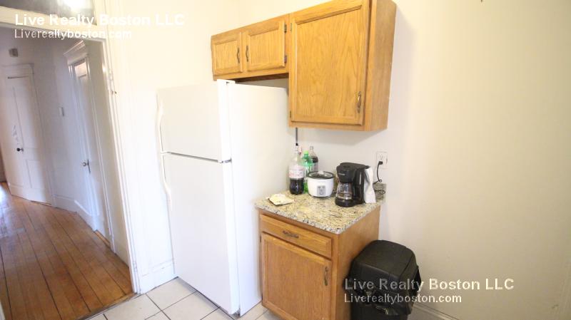 1426 Commonwealth Ave, Brighton