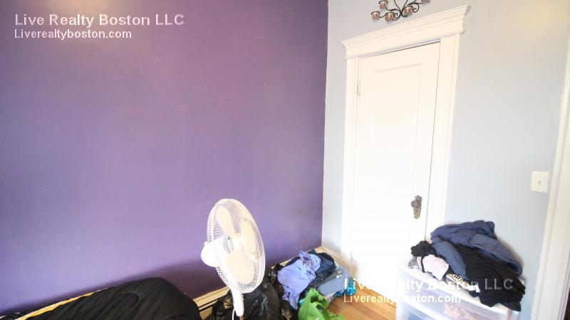 1426 Commonwealth Ave, Brighton