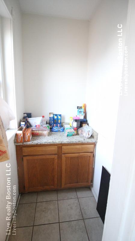 1426 Commonwealth Ave, Brighton