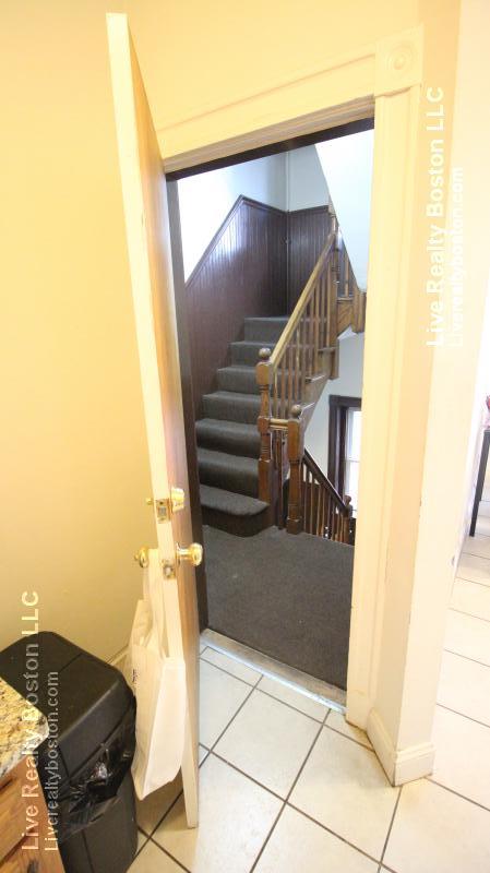 1426 Commonwealth Ave, Brighton