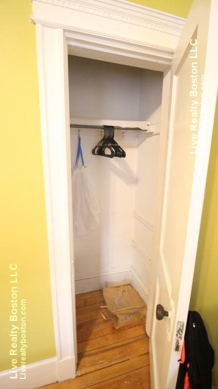 1426 Commonwealth Ave, Brighton