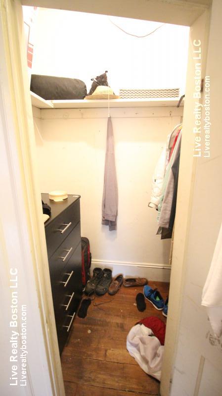 1426 Commonwealth Ave, Brighton