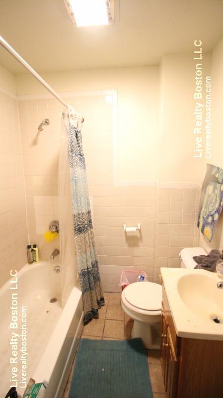 121 Brook St, Brookline Hills