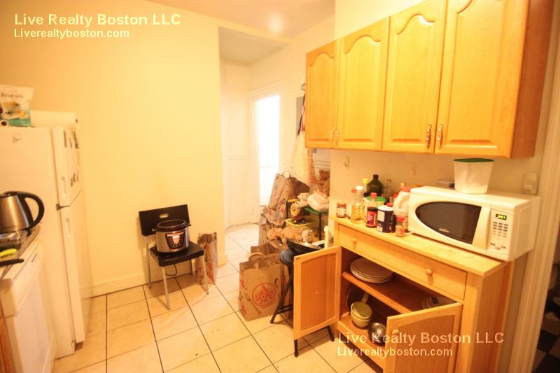 48 Babcock St, Coolidge Corner