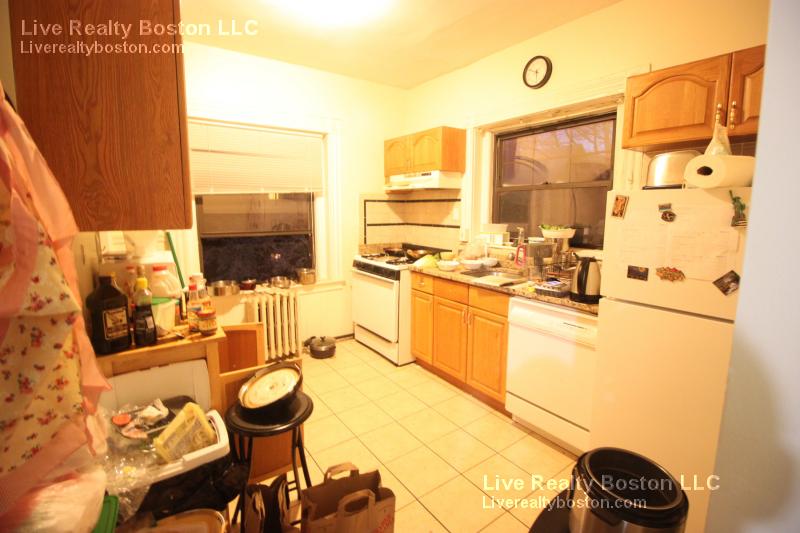 48 Babcock St, Coolidge Corner