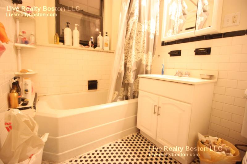 48 Babcock St, Coolidge Corner