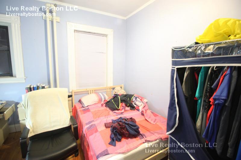 48 Babcock St, Coolidge Corner