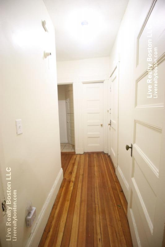 48 Babcock St, Coolidge Corner