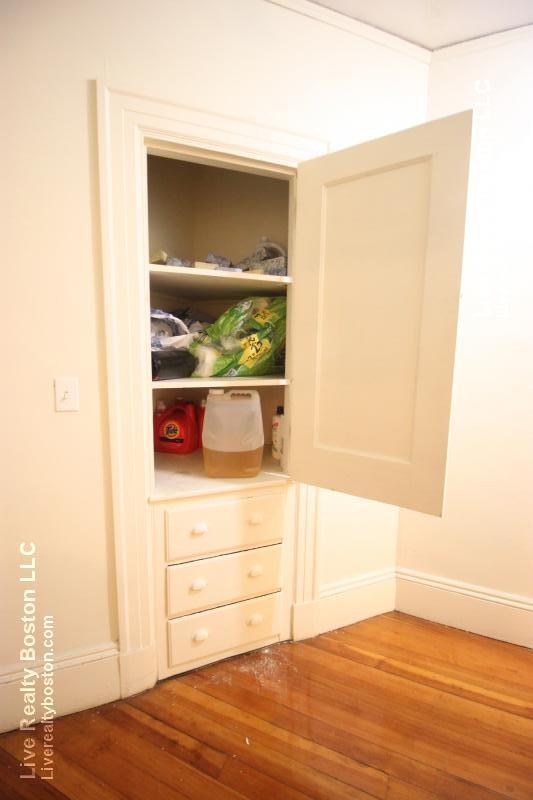 48 Babcock St, Coolidge Corner