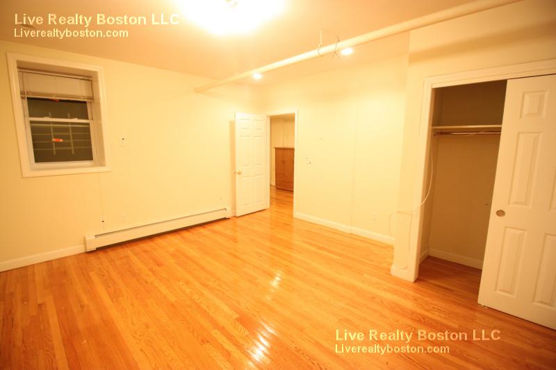 18 Euston St, Brookline Village